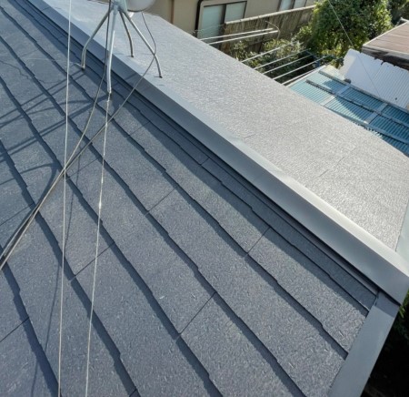 トタン屋根のカバー工法　コロニアル　施工後